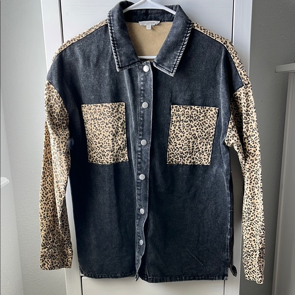 Mystree Tops - Mystree | Denim Cheetah Button Down